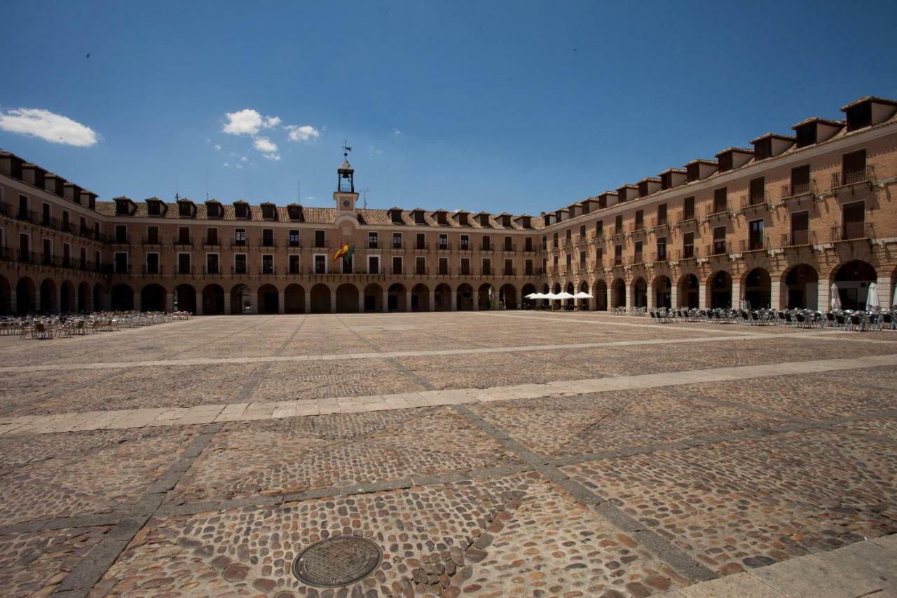 Hotel Plaza Mayor Ocaña Esterno foto